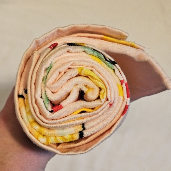 NWT Old Navy Beach Towel - Picture 3 of 5